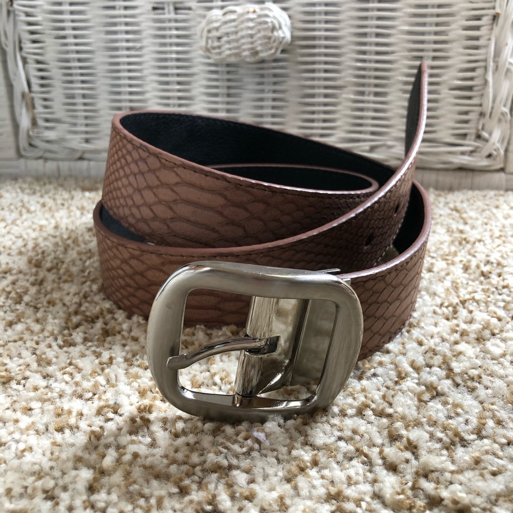NWOT Brown/Black Faux Snakeskin Reversible Belt